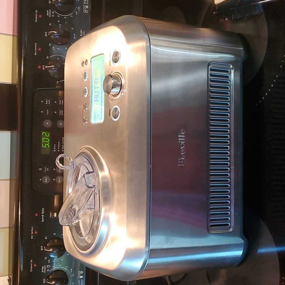 ☆Like New☆ Breville Ice Cream Machine  💜 The Smart Scoop  BCI600XL/C.